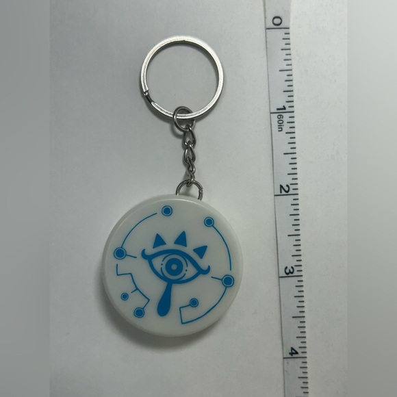 The Legend of Zelda - Sheikah Slate Light up Keychain 🗡️🛡️ - Picture 3 of 6